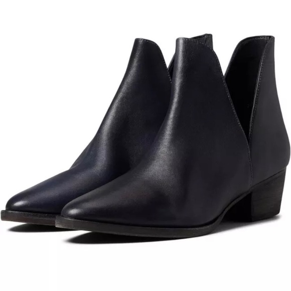Free People Shoes - Free People Charm Double V Ankle Boots Black Leather size EU 38.5 / US 8 NWOB